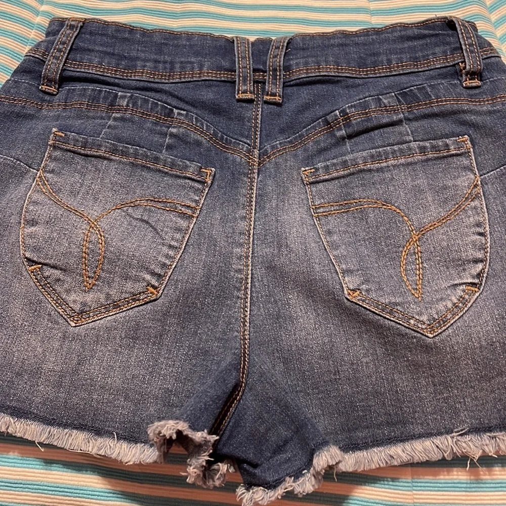 YMI jean shorts size 3/26